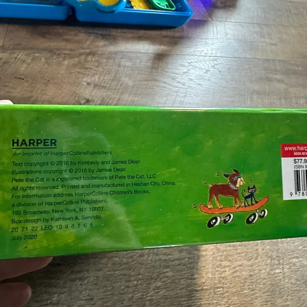 HarperCollins Pete the Cat's Groovy Box of Books set